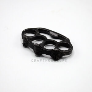 Lion knuckle duster black